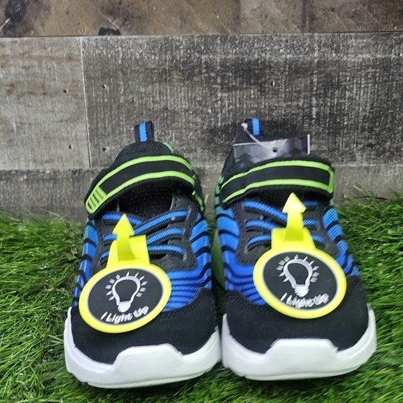 New Athletic Works Light Up Sneakers - Picture 7 of 9